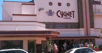Cygnet Como Cinema - Tourism Gold Coast 3