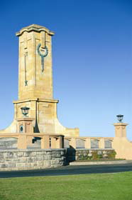 Fremantle War Memorial - Gold Coast 0