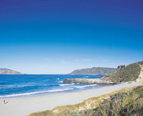 Mandalay Beach - Tourism Gold Coast 0