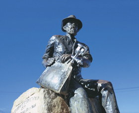 Paddy Hannans Statue - Tourism Gold Coast 0