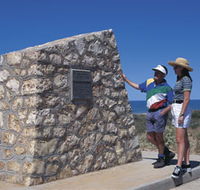 Potshot Monument - Tourism Gold Coast
