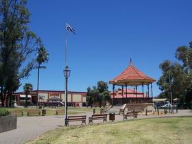 Gladstone Square - Tourism Gold Coast 0