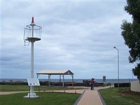 Turnbull Park, Centenary Park And Foreshore - Tourism Gold Coast 0