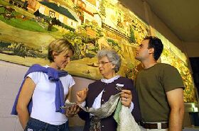 Yarns Artwork In Silk - Tourism Gold Coast 0