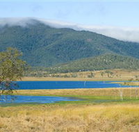 Lake Elphinstone - Tourism Gold Coast