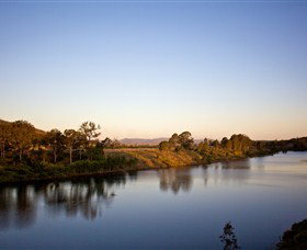 Lake Wivenhoe - Tourism Gold Coast 0