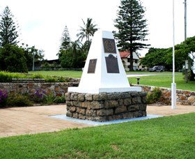 Dunwich War Memorial - Tourism Gold Coast 0