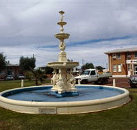 Cunnamulla War Memorial Fountain - Tourism Gold Coast