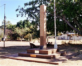 Mount Isa Memorial Cenotaph - Tourism Gold Coast 0