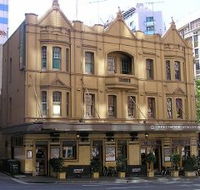 Crown Hotel - Tourism Gold Coast