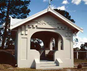 Stanthorpe Soldiers Memorial - Tourism Gold Coast 0