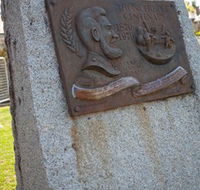 Thunderbolt's Statue and Constable Walker Memorial - Gold Coast