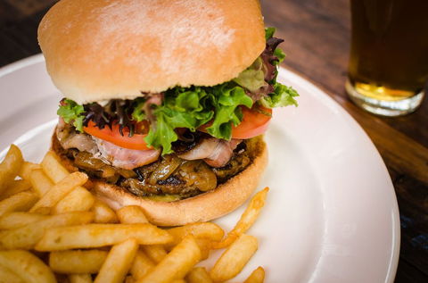 Crown Hotel Wentworth - Tourism Gold Coast 1