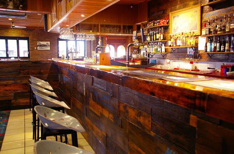 Crown Hotel Wentworth - Tourism Gold Coast 5