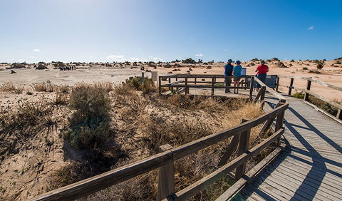 Walls Of China - Tourism Gold Coast 1