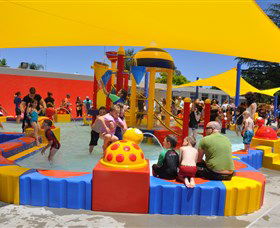 Holland Park Swimming Pool - Tourism Gold Coast 0