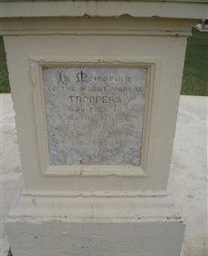 The Coronation Lamp Memorial - Tourism Gold Coast 2
