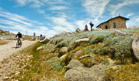 Mount Kosciuszko Summit Walk - Tourism Gold Coast 0