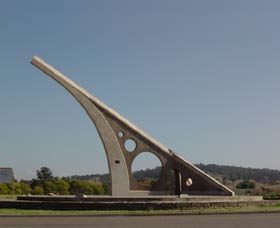 Singleton Sundial - Tourism Gold Coast 0