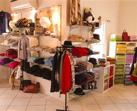 Australian Alpaca Barn - Hunter Valley Gardens - Tourism Gold Coast 1