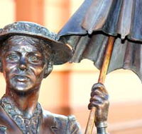 Mary Poppins Statue - Tourism Gold Coast