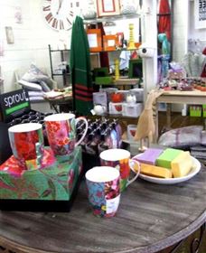 The Famous Tinonee Cafe And Gift Shop - Tourism Gold Coast 0