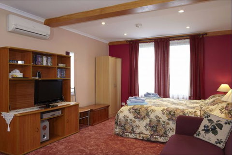 NorthEast Restawhile Bed And Breakfast - Tourism Gold Coast 4