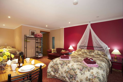 NorthEast Restawhile Bed And Breakfast - Tourism Gold Coast 7