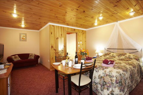 NorthEast Restawhile Bed And Breakfast - Tourism Gold Coast 10