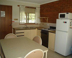 Greenways Holiday Units - Tourism Gold Coast 3