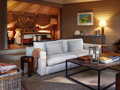 Pretty Beach House - Tourism Gold Coast 1