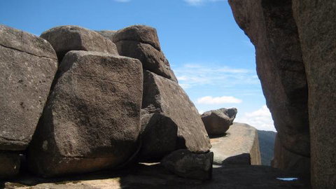Square Rock - Tourism Gold Coast 0
