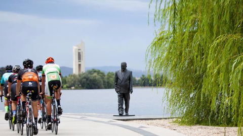 R G Menzies Walk - Tourism Gold Coast 0