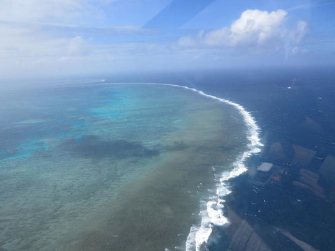 Reef And Island Scenic Flight From Airlie Beach - Gold Coast 2