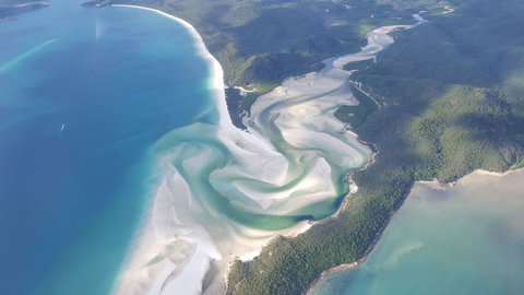 Reef And Island Scenic Flight From Airlie Beach - Gold Coast 4