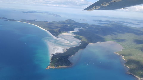 Reef And Island Scenic Flight From Airlie Beach - Gold Coast 5