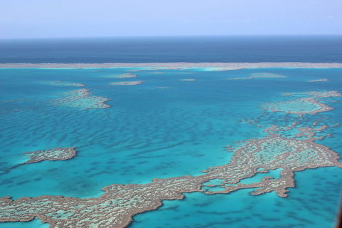 Reef And Island Scenic Flight From Airlie Beach - Gold Coast 12