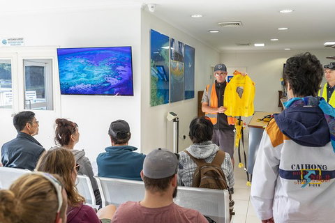 Scenic Flight - Great Barrier Reef, Heart Reef, Whitehaven Beach & Hill Inlet! - Gold Coast 6