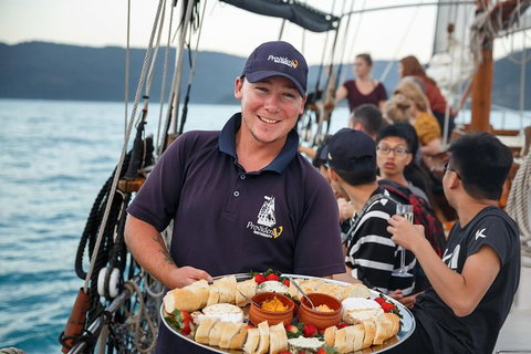 Whitsundays Sunset Sailing Cruise - Tourism Gold Coast 5
