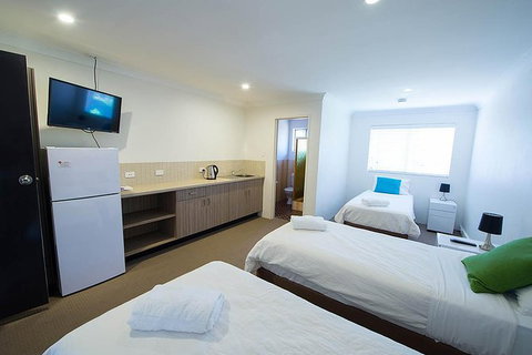 4-Week Surf Development Course - Tourism Gold Coast 1