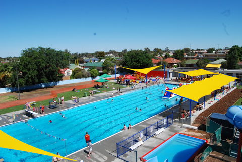 Holland Park Pool - Tourism Gold Coast 1
