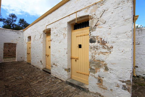 Police Lockup And Stables - Tourism Gold Coast 0