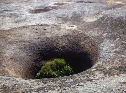 Blowhole And The Rocks - Tourism Gold Coast 0