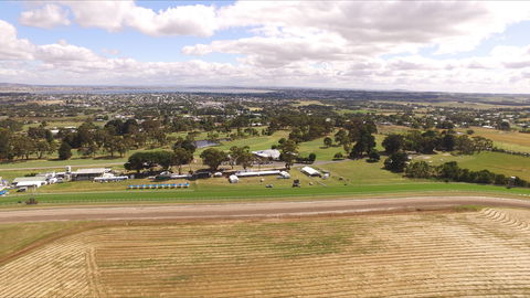 Colac Turf Club - Tourism Gold Coast 0