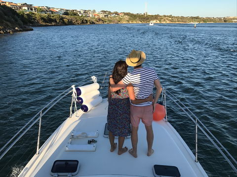 Cruising The  Swan River In At Sunset With Boutique Cruise - Gold Coast 2