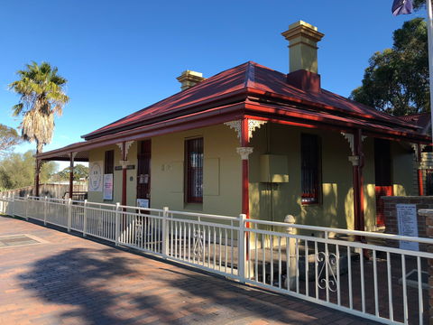Dredge's Cottage - Tourism Gold Coast 1