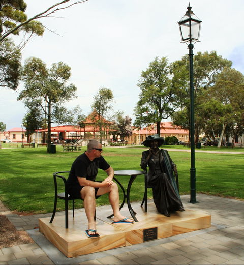 Gladstone Square - Tourism Gold Coast 1