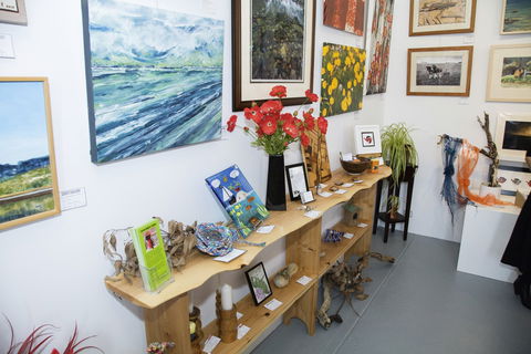 Lovett Gallery Cygnet - Tourism Gold Coast 0