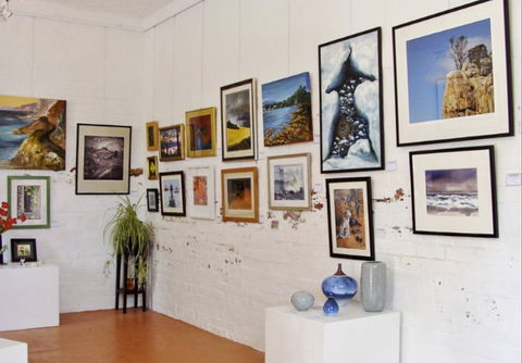 Lovett Gallery Cygnet - Tourism Gold Coast 2