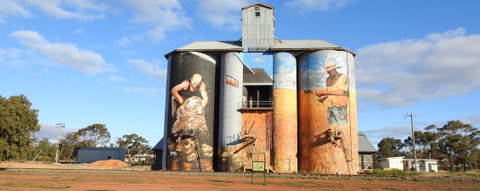 Riverina Outdoor Art Trail - Tourism Gold Coast 0